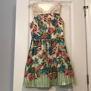 Vintage-inspired Floral Dress